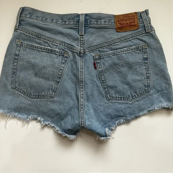 501 Levi’s original high waisted shorts EUC denim shorts size 30 - Picture 6 of 13